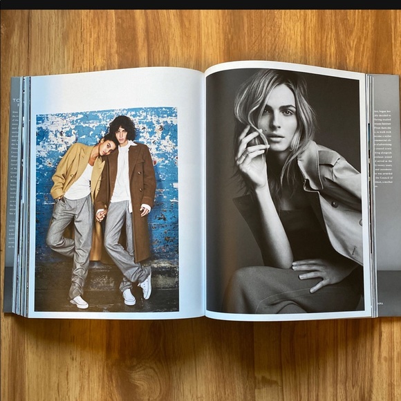 Signed Tonne Goodman coffee table book - Picture 7 of 7